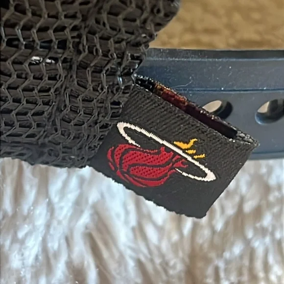 NEW ERA 9Forty Miami Heat Throwback Bubble Women’s SnapBack - Picture 6 of 6